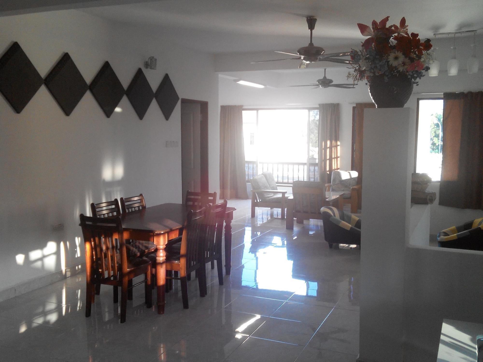Formula One Bed And Breakfast F1 Sepang Klia Klia2 Kuala Lumpur International Airport Transit นิไล ภายนอก รูปภาพ